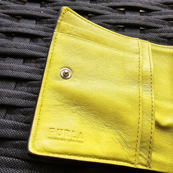 FURLA 💛 Camelia Compact Wallet Canary - Picture 2 of 11